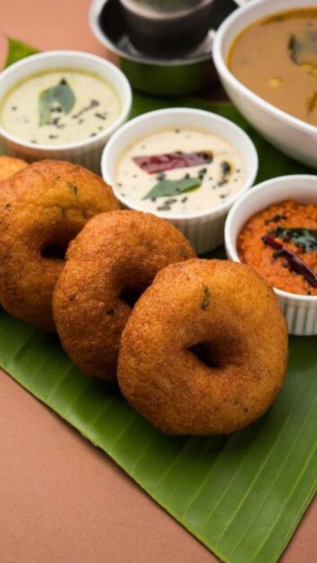 Crispy medu vada with sambar